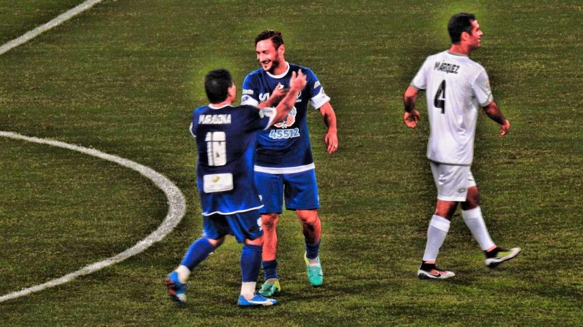 Accadde oggi - Maradona: "Totti? Il miglior giocatore che abbia mai visto". Gli Irriducibili omaggiano Totti. Tommasi: "Con Capello vincere era un obbligo"