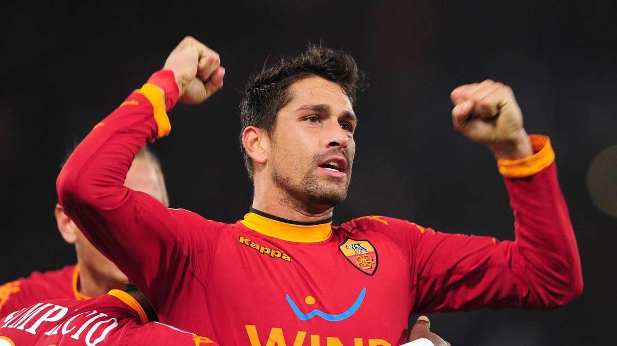 Borriello, Okaka, J. Sergio e Rosi ballano YMCA su Canale 5: "Adesso chissà che succede se perdiamo domenica..."