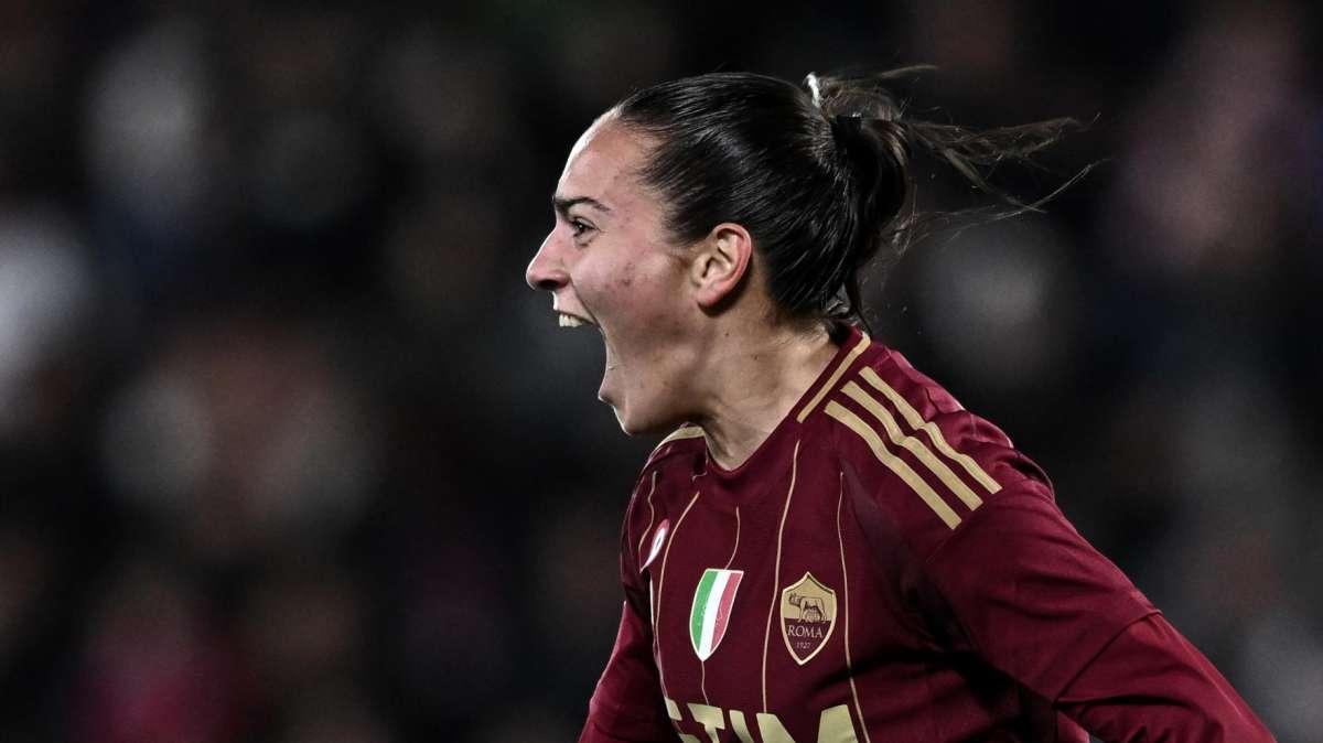 Roma Femminile, Alice Corelli si diverte in compagnia di Calciatori Panini