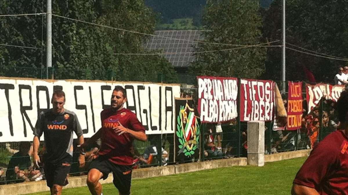 Riscone - Allenamento terminato. Assenti Totti, Julio Sergio, Juan, Vucinic e Antei. Solo fisioterapia per Borriello FOTO!