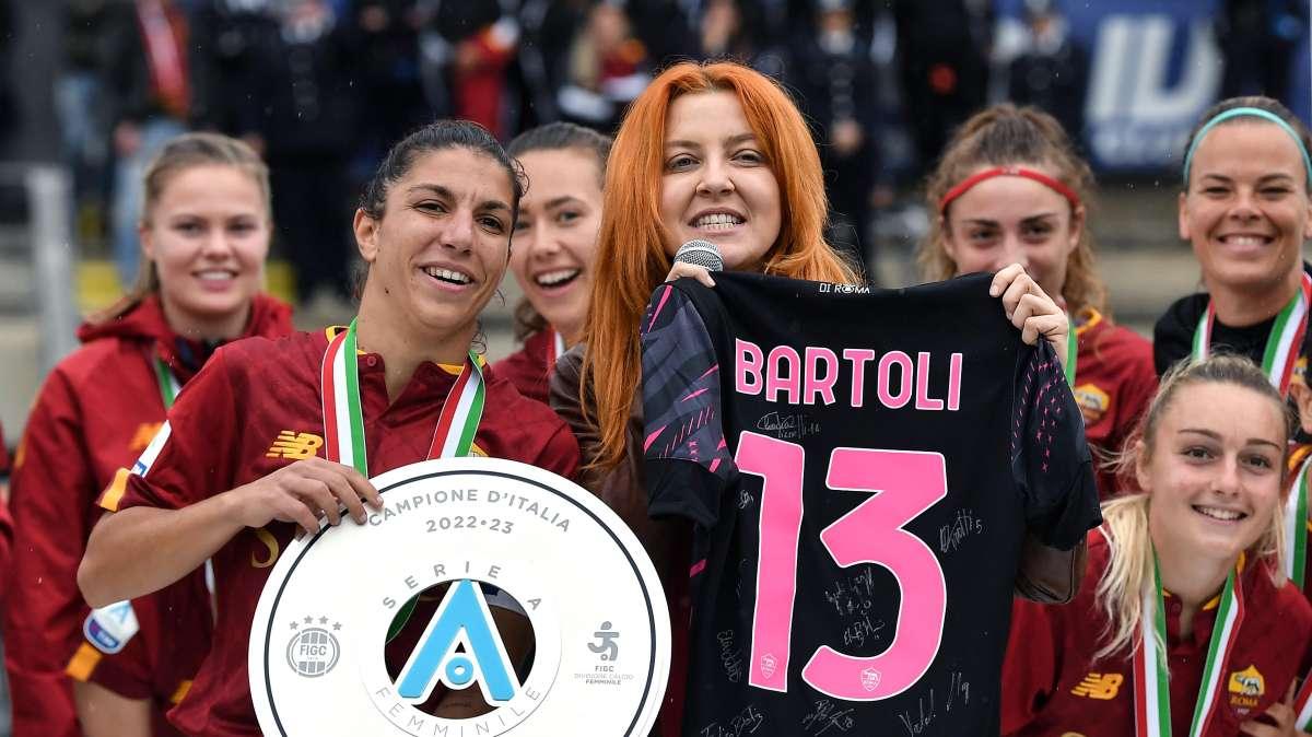 Sanremo, la Roma dimostra il suo supporto alla cantante Noemi: "In bocca al lupo!"
