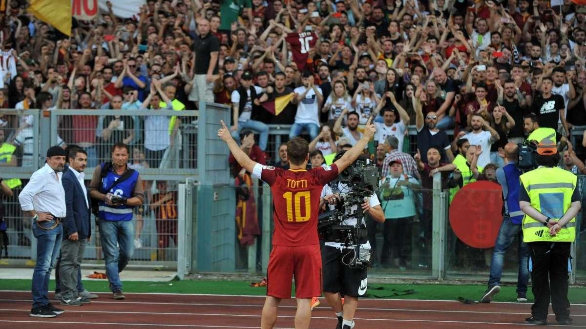 Totti: "Ho metabolizzato le tensioni del periodo legato al mio ritiro. Quando sono diventato dirigente, ho capito di essere ingombrante. Non avevo credibilità". VIDEO!