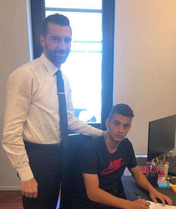 Il classe 2002 Milanese rinnova fino al 2022. FOTO!
