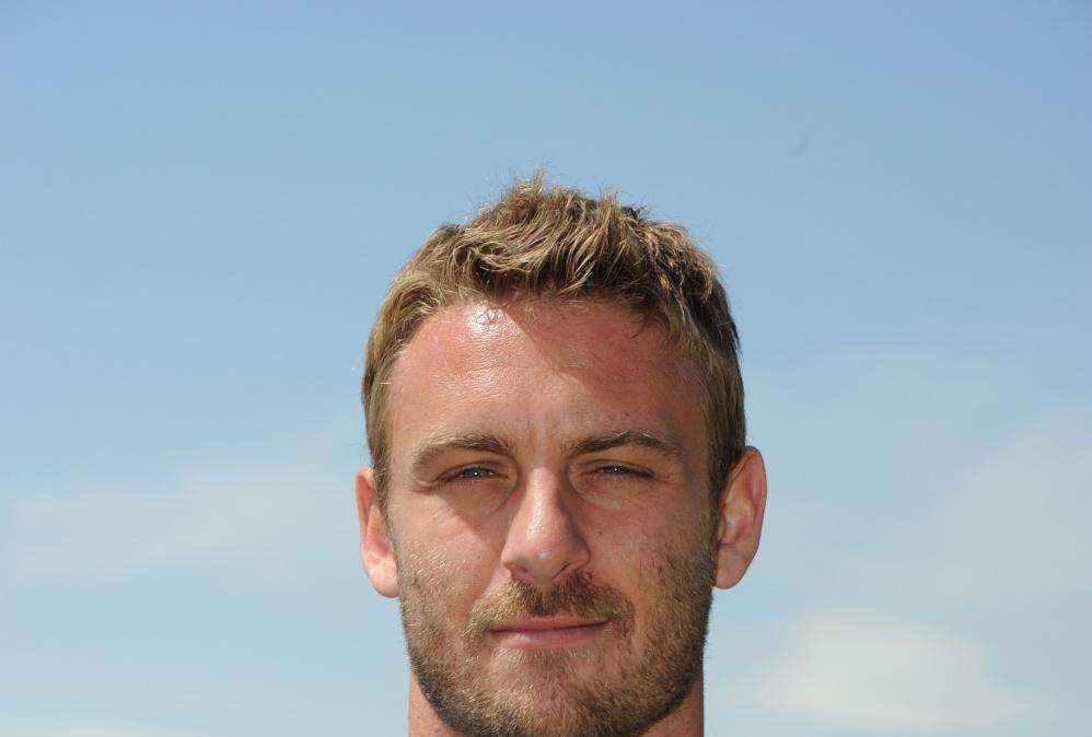 Nazionale: a De Rossi la maglia numero 5, a Cassano il 10