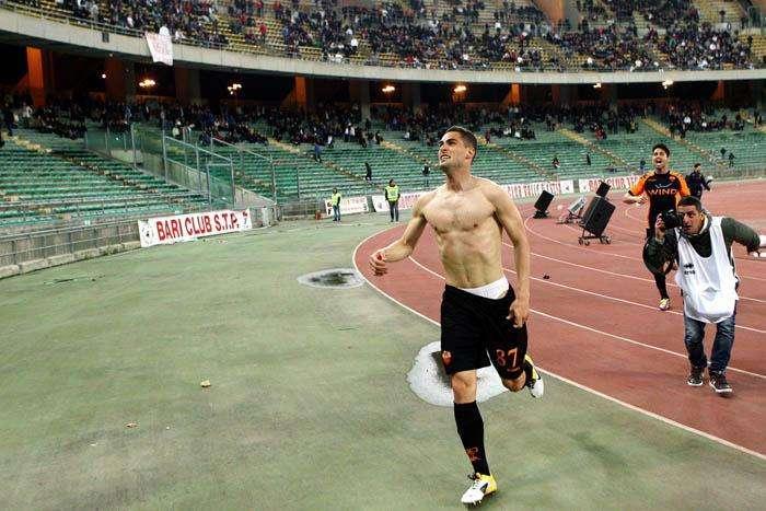Accadde oggi - Pallotta, Manolas e Kluivert si intervistano a vicenda. Arriva Vermaelen, Rosi lascia la Roma