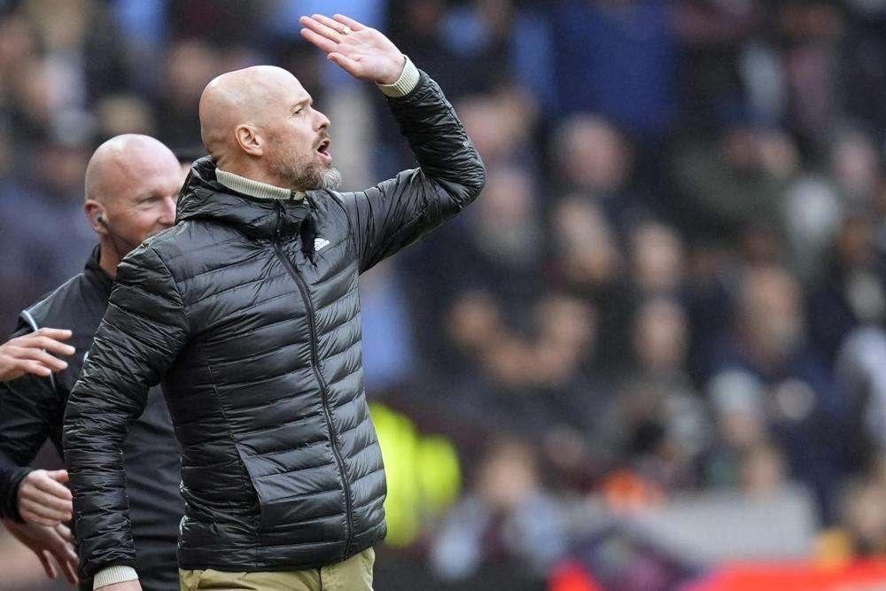 Manchester United, telefonino nello spogliatoio per ascoltare Ten Hag