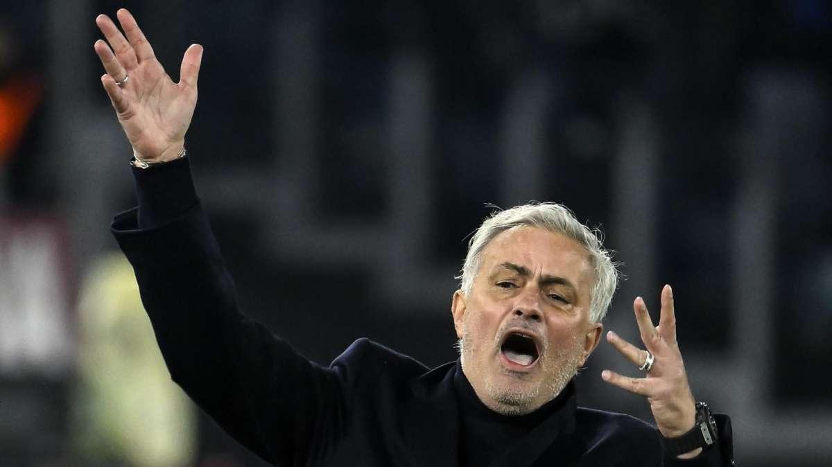 Il Galatasaray attacca Mourinho: "Dichiarazioni razziste, denunceremo alla UEFA e alla FIFA"