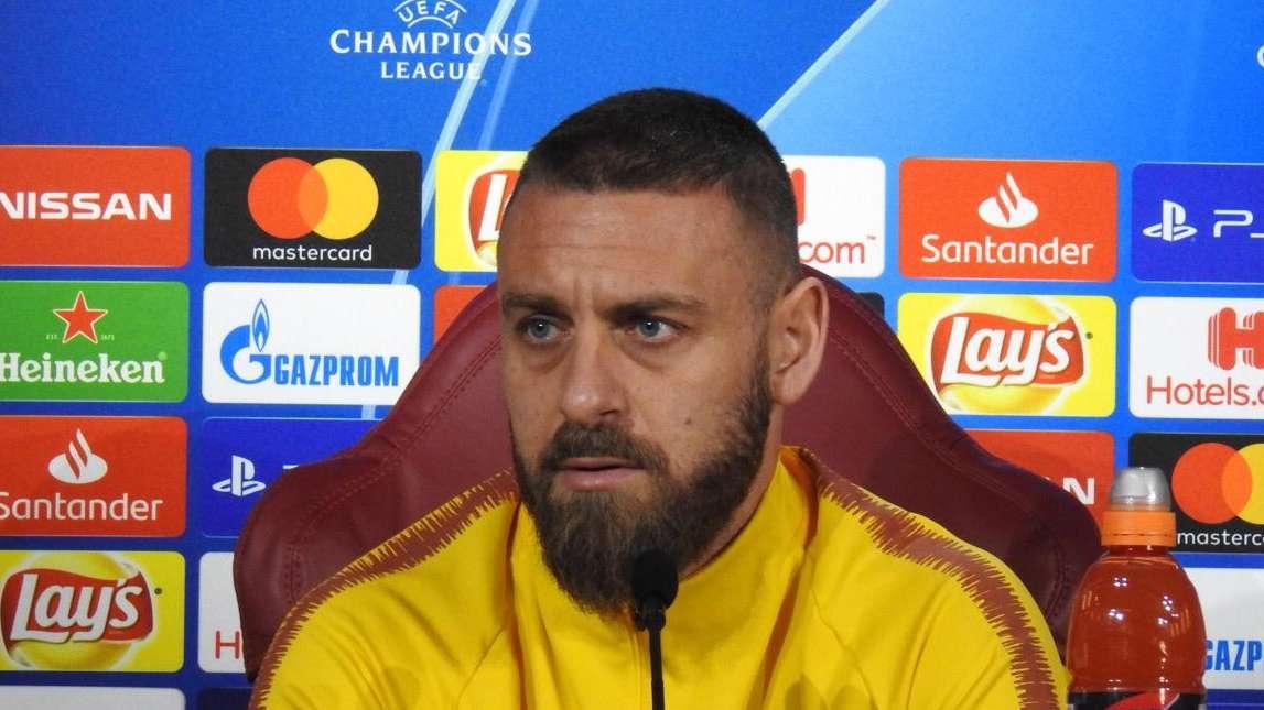 Conferenza Stampa - De Rossi: "Angelino e Baldanzi hanno qualità. Renato Sanches convocato, Smalling con l'Inter o con il Feyenoord"
