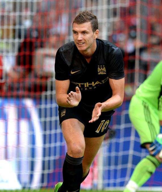 Sakho segna all'Old Trafford dopo 90'' ma il record rimane di Dzeko nel 2014