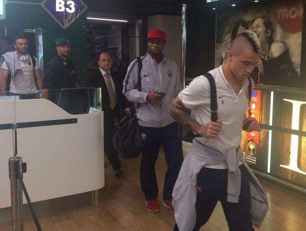 Twitter AS Roma - Giallorossi atterrati nella Capitale. FOTO!