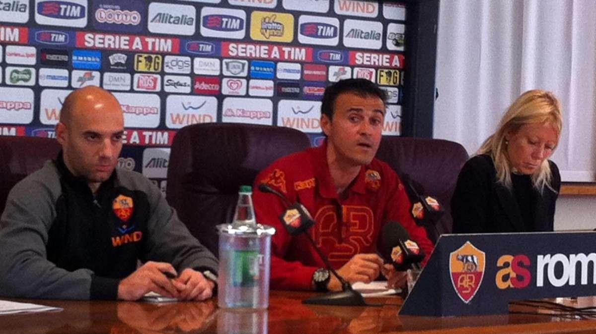 Luis Enrique: "Totti sta benissimo e con lui ho un ottimo rapporto. Il prossimo rigore lo tirerà ancora lui. Sorpreso dall'atteggiamento di Borriello. De Rossi in difesa mi piace"