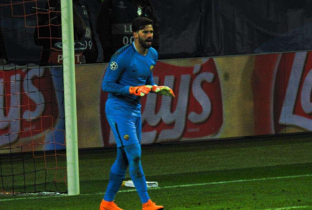 Shakhtar Donetsk-Roma 2-1 - La gara sui social: "Alisson, Ünder e l'Olimpico per il passaggio del turno"