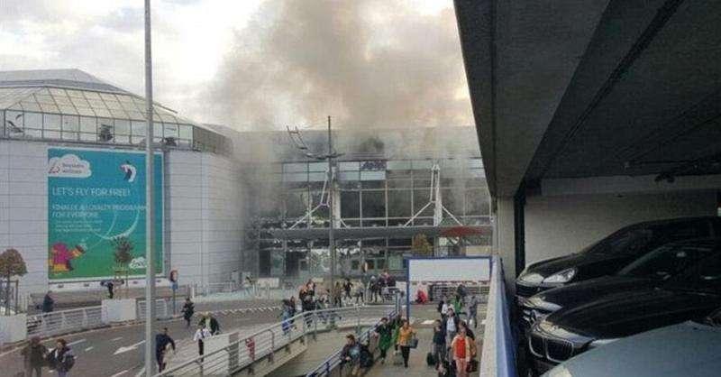Bruxelles - Attentati ad aeroporto e metropolitane: sale a 34 il bilancio dei morti. Trovata una bandiera dell'ISIS durante una perquisizione. FOTO! VIDEO!