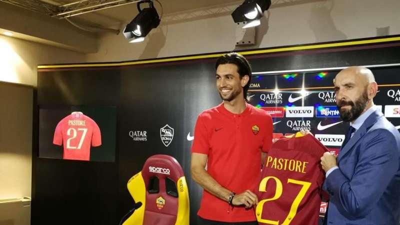LA VOCE DELLA SERA - Pastore: "Qui per tornare a sentirmi importante". Monchi: "Nessuna offerta al momento per Alisson ma non esistono incedibili". Nainggolan saluta: "Le favole finiscono e non sempre per scelta propria"