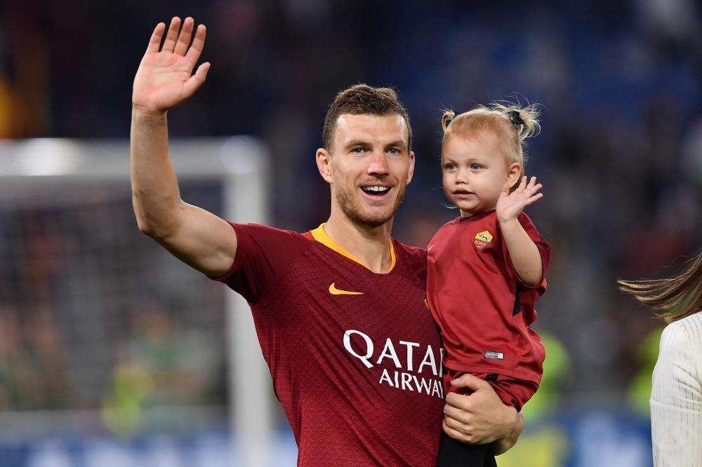 Dzeko: "A Roma mi sento a casa. Col Barcellona correvamo come animali. Giocare con Totti mi ha migliorato"