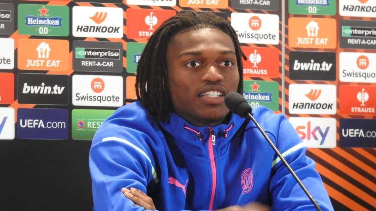 OLIMPICO - Milan, Leao: "Sappiamo l'importanza di questa partita. Dybala mi ha dato dei consigli". FOTO!