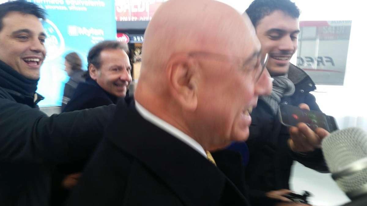 Destro - Galliani: "Manca solo il suo ok". Di Marzio: "Mosse di mercato condizionate dalla sua decisione". Mediaset, ci sono ancora perplessità. FOTO! VIDEO!