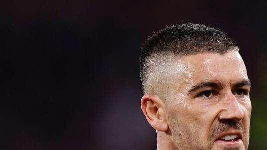 Serbia, Kolarov contro Brych: "Doveva darci un rigore. Non posso credere che abbiano scelto un arbitro tedesco"
