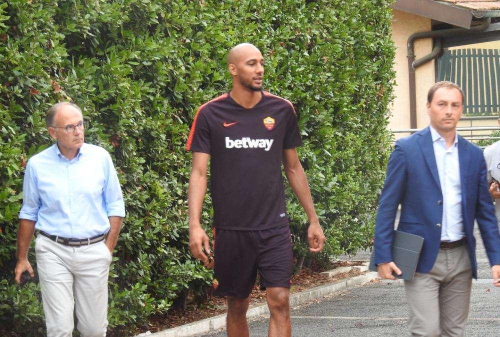 NZONZI - Terminate le visite mediche a Villa Stuart. Il centrocampista si dirige a Trigoria per la firma. FOTO! VIDEO!