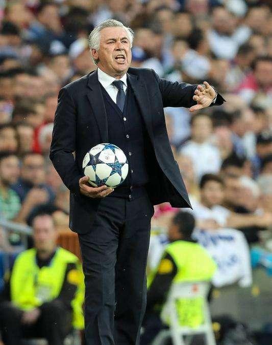 Ancelotti: "Totti? Deve smettere quando lo pensa lui"