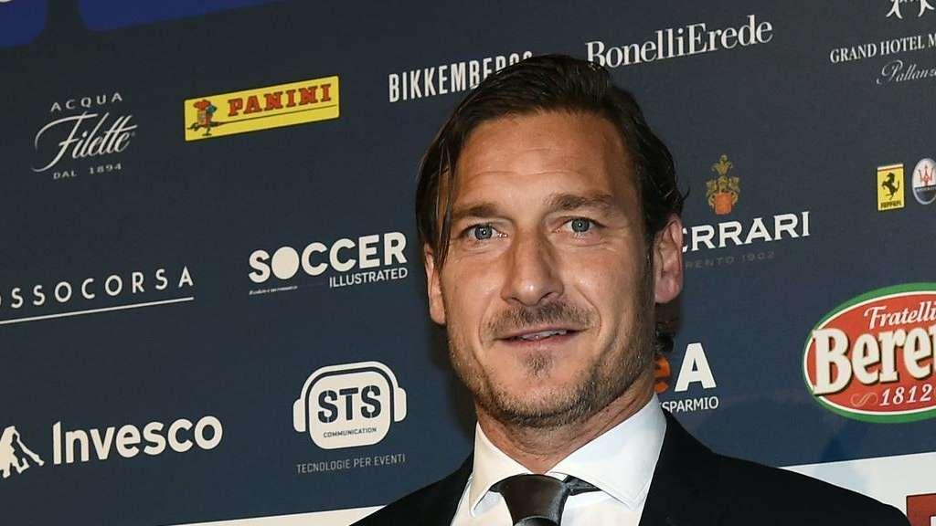 Francesco Totti al Lucca Comics travestito da gladiatore