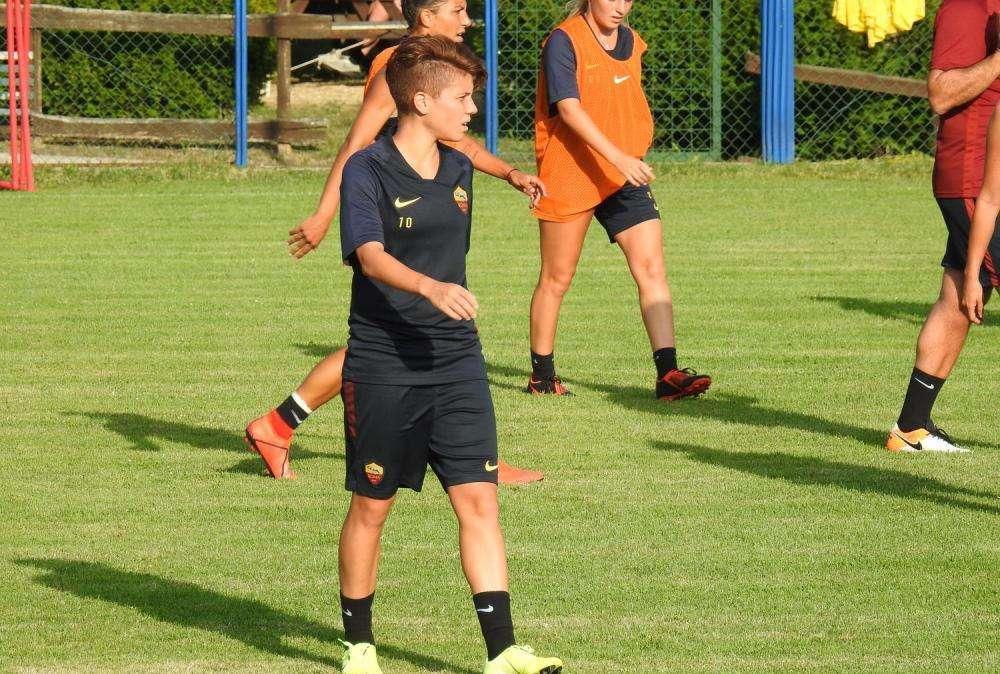 GIULIO ONESTI - Allenamento pomeridiano per le ragazze di Betty Bavagnoli. Giugliano in gruppo. Out Andressa e Corrado
