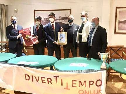 Roma Cares, distribuiti regali per i bambini in vista dell'Epifania. Collaborazione con la Lazio. FOTO!