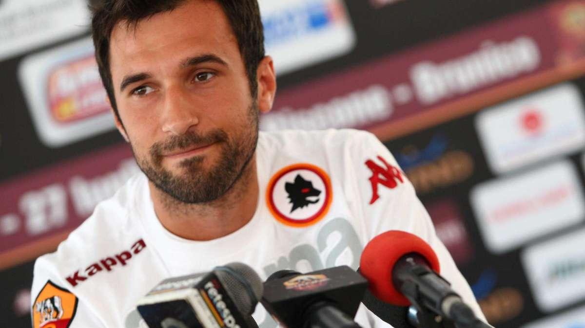 Presentazione palinsesto SKY. Vucinic: "Brutto errore con l'Inter, spero di non farne più". Panucci commenterà Roma-Cesena