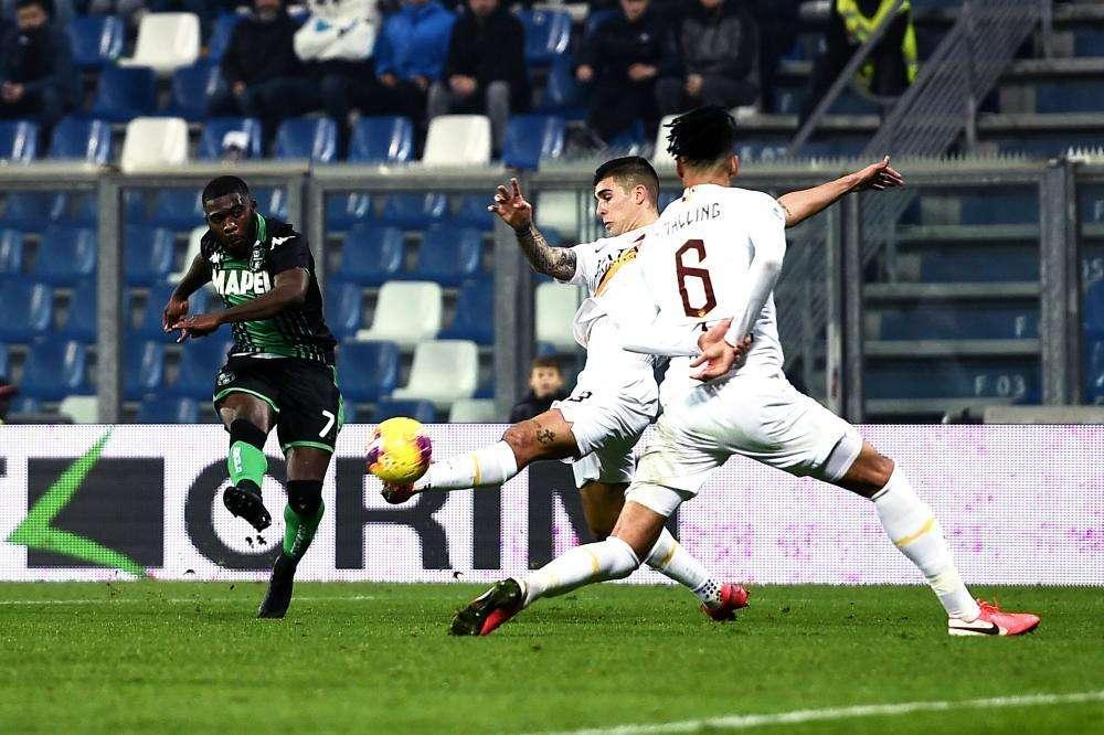 LA VOCE DELLA SERA - Sassuolo-Roma 4-2, brutto stop per i capitolini. Fonseca: "Non si può giocare così il primo tempo". Dzeko: "Dobbiamo dare tutti di più". Perde anche la Primavera