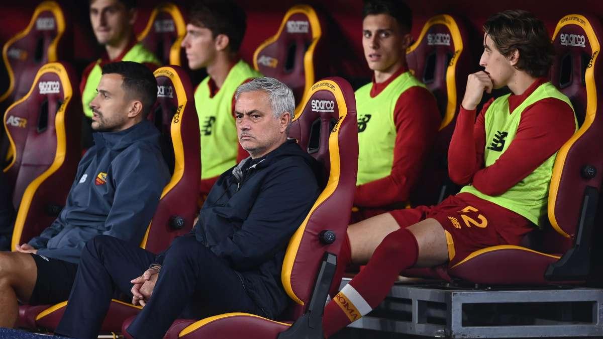 Mourinho chiama i genitori di Bove: "Vi sono vicino" 