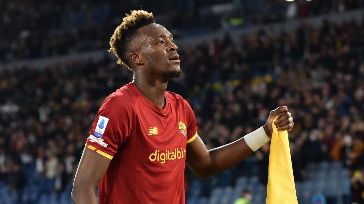 Abraham: "Mourinho è una leggenda. Quando indosso la maglia della Roma so di rappresentare tutta la città"
