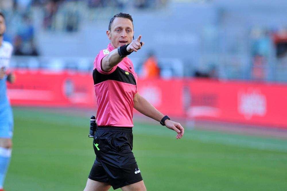 L'arbitro - Per la prima volta di domenica con Abisso. 100% di vittoria per la Roma, di sconfitte per il Lecce col fischietto siciliano