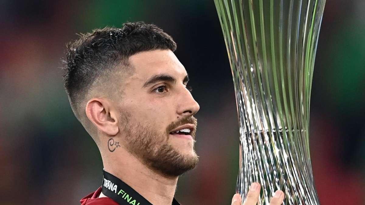 Lazio-Roma - L'attesa dei tifosi: "Noi primi italiani a vincere la Conference League, voi primi italiani a essere eliminati"