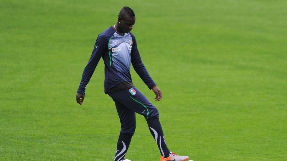 Balotelli: "Chiedo scusa per quello che ho fatto, voglio restare al City"