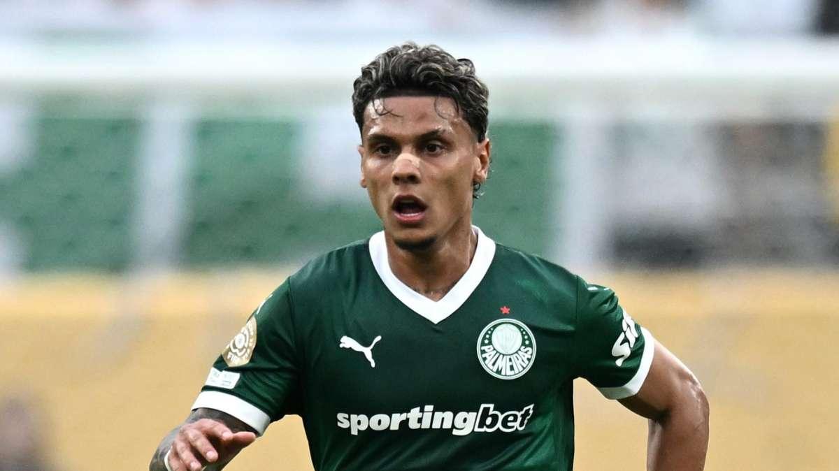 Calciomercato Roma - Rios è il preferito per il centrocampo: il Palmeiras attende offerte dalla Premier prima di decidere