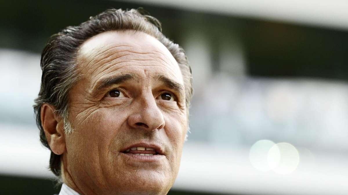 Prandelli: "Sono curioso di vedere Zeman al lavoro. Destro titolare nelle qualificazioni? Possibile"
