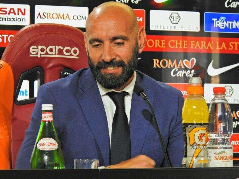 SIVIGLIA - Monchi: "Non faremo altre offerte per Mahrez, attendiamo una risposta. Non trattiamo la cessione di Strootman"
