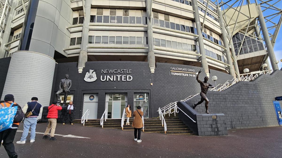Howe si dimette da allenatore del Newcastle