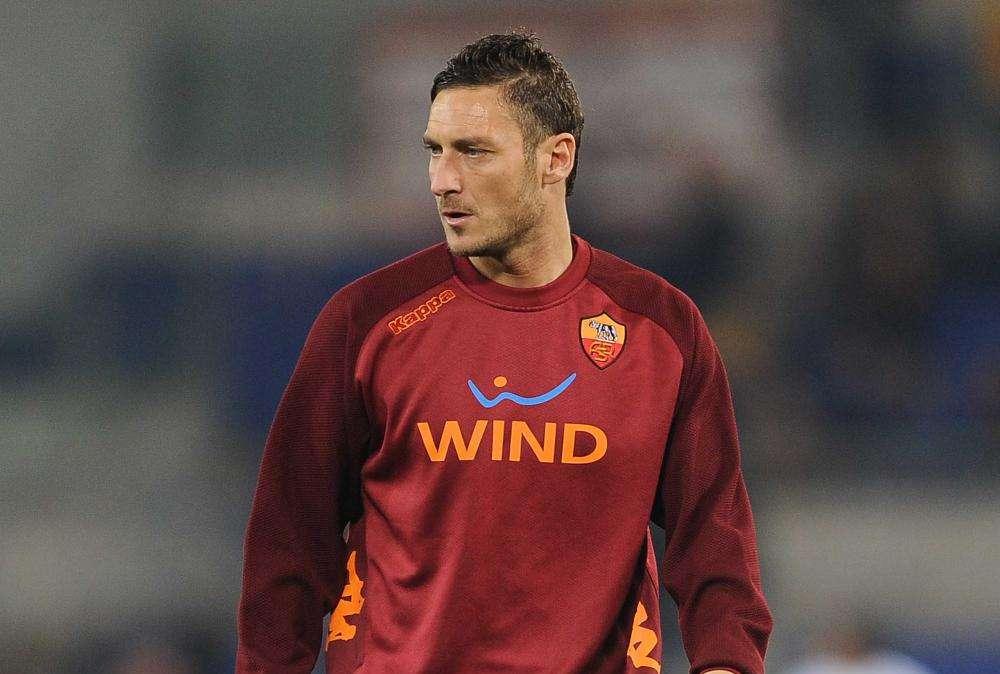 I DUELLI - Occhio a Pellissier, De Rossi sarà fondamentale. Totti, si prevede una marcatura asfissiante