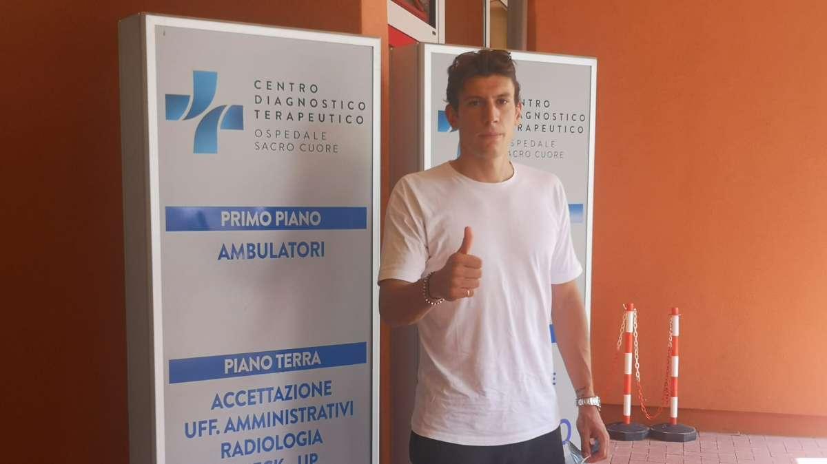 Hellas Verona, lesione del retto femorale della coscia sinistra per Magnani: out contro la Roma