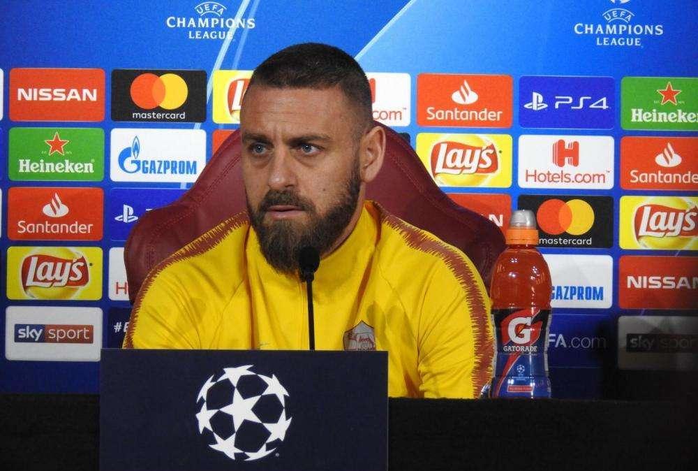 TRIGORIA - De Rossi: "I compagni mi hanno fatto sentire importante come mai prima in carriera. Preferisco quelli come Kolarov a tanti altri". FOTO!
