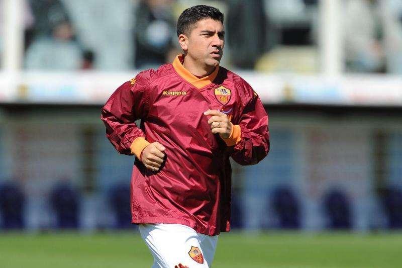 Accadde oggi - Durissimo comunicato della Roma contro i cori razzisti. Domani la presentazione del nuovo marchio. Pizarro: "Chiudo la mia carriera europea a Roma. Con Luis Enrique rapporto inesistente"