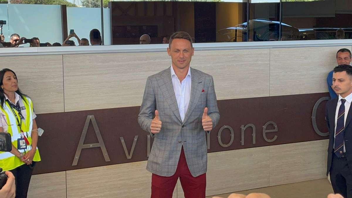 Matic: "Sono impaziente di lavorare con Mourinho e con la squadra. I tifosi sono fantastici qui. Scegliere di venire è stato semplice". VIDEO!