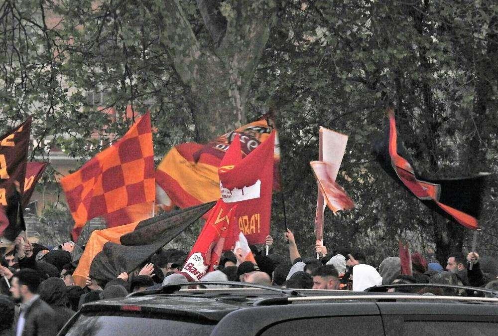 LA VOCE DELLA SERA - COVID-19, gli aggiornamenti della giornata. Mirante: "L'incertezza condiziona il lavoro". Zappacosta: "Voglio restare per dimostrare il mio valore". Raggi: "A breve novità per lo stadio"