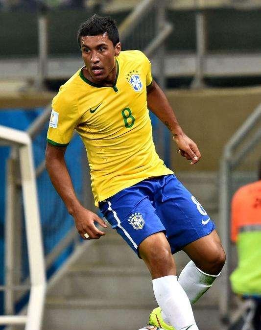 Tottenham, Paulinho: "Deciderò il mio futuro entro il 2 luglio"