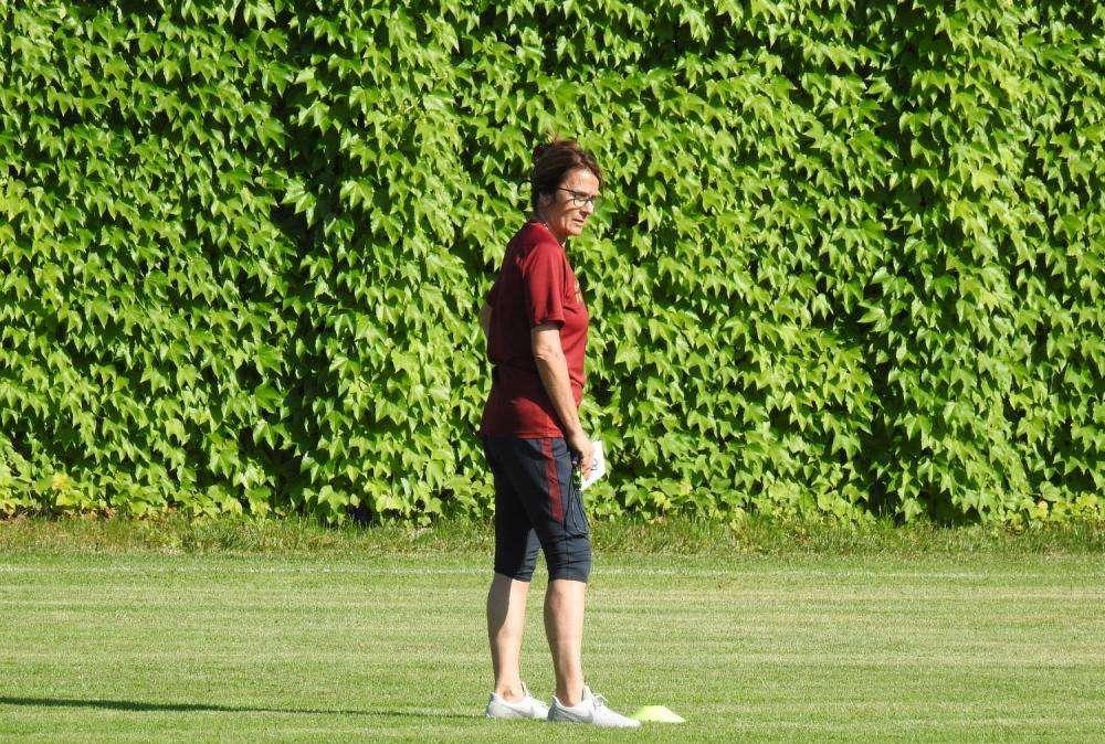 GIULIO ONESTI - Esercitazioni sulle palle inattive. Differenziato per Swaby e Soffia. Domani alle 16 amichevole con la Roma CF