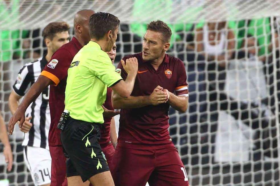 Totti: "La Juve faccia un campionato a parte, con le buone o le cattive vincono sempre"