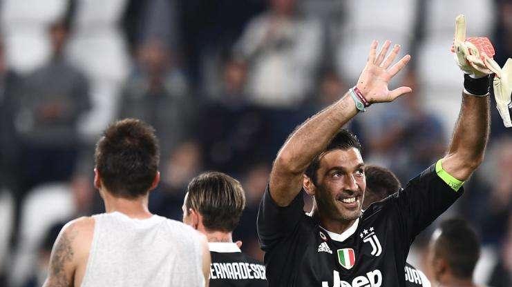 Buffon: "Tra i talenti puri italiani metto sicuramente Totti. Tra tutti i portieri attuali anche Alisson"
