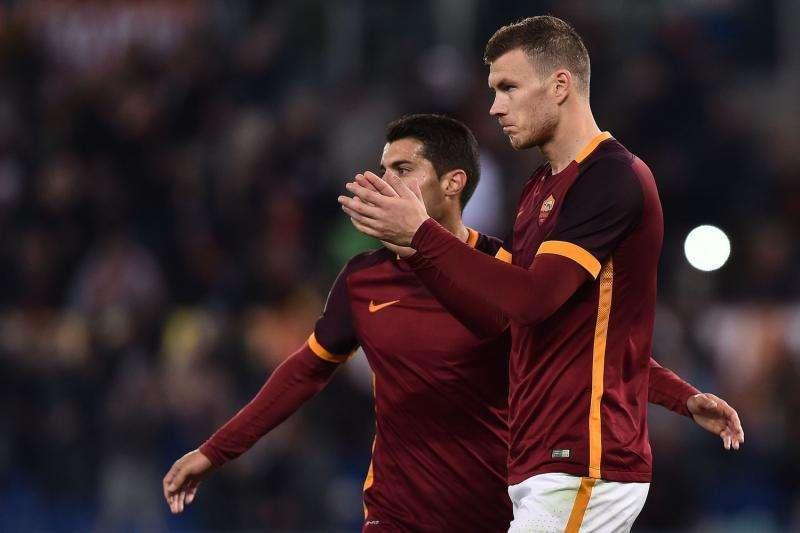 Roma, batti il cinque! Una manita per salutare le polemiche