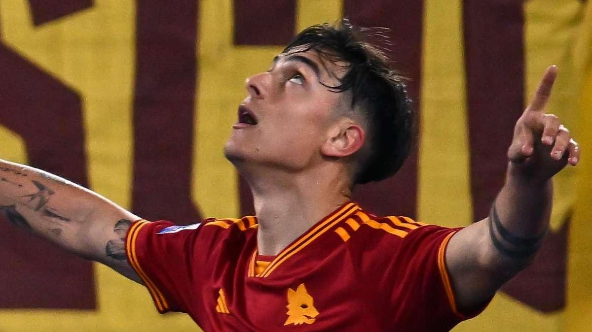 Dybala: "Era tanto che volevo segnare una tripletta, sono contento perché ha portato anche una vittoria. Mi sto godendo ogni momento qui a Roma"